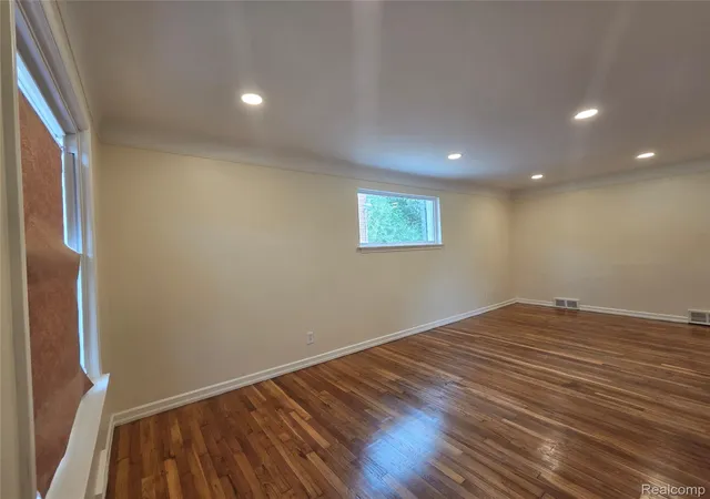 Photo 4 of Single family home for sale at 16039 Curtis St, Detroit, MI 48235 | MLS# 20261072911 | Listing updated on 2026-09-11