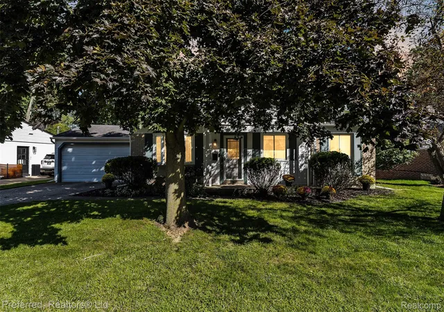 Photo 2 of Single family home for sale at 972 Allen Dr, Northville, MI 48167 | MLS# 20261072913 | Listing updated on 2026-10-15
