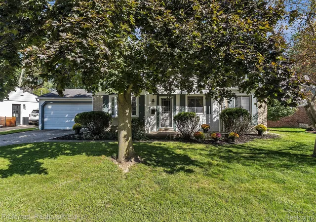 Photo 3 of Single family home for sale at 972 Allen Dr, Northville, MI 48167 | MLS# 20261072913 | Listing updated on 2026-10-15