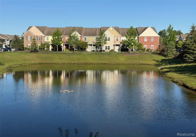 Photo 1 of Condo for sale at 29987 Marigold Dr, Southfield, MI 48076 | MLS# 20261072915 | Listing updated on 2026-09-11