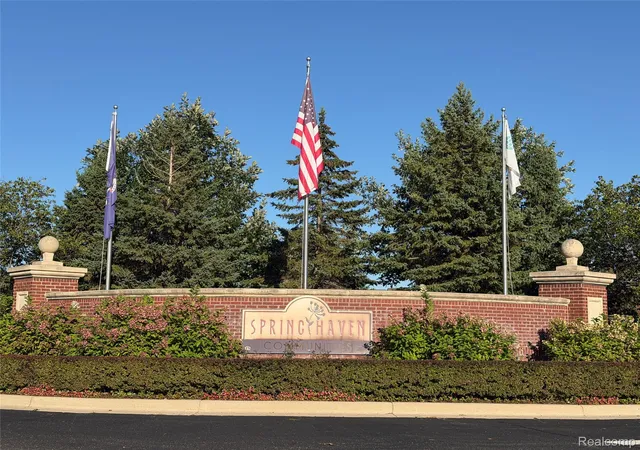 Listing Photo 3 - Condo for sale in building located at 29987 Marigold Dr, Southfield, MI 48076
