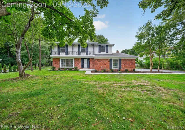 Photo 3 of Single family home for sale at 4069 Barnaby Ct, West Bloomfield, MI 48323 | MLS# 20261072917 | Listing updated on 2026-09-16