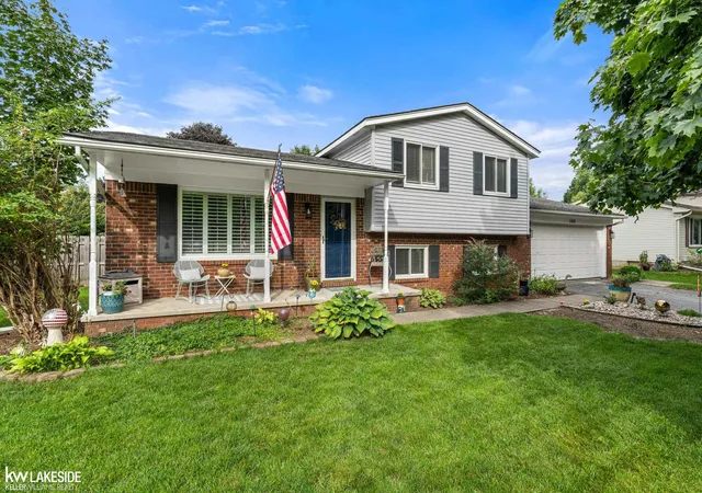 Photo 2 of Single family home for sale at 1168 Keble Ln, Oxford, MI 48371 | MLS# 58050221329 | Listing updated on 2026-09-17