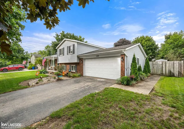 Photo 3 of Single family home for sale at 1168 Keble Ln, Oxford, MI 48371 | MLS# 58050221329 | Listing updated on 2026-09-17