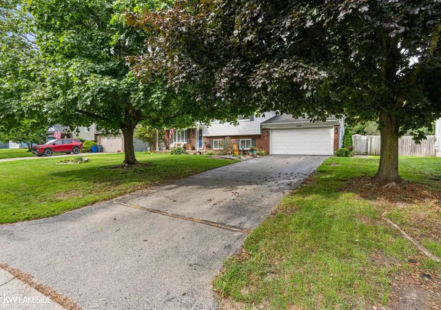 Photo 4 of Single family home for sale at 1168 Keble Ln, Oxford, MI 48371 | MLS# 58050221329 | Listing updated on 2026-09-17