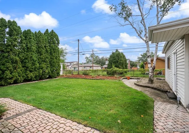 Photo 3 of Single family home for sale at 34114 Preston Dr, Sterling Heights, MI 48312 | MLS# 20261072923 | Listing updated on 2026-09-11