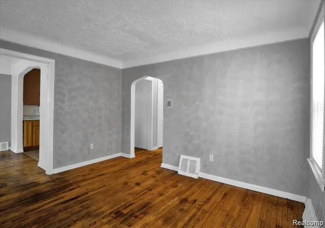 Photo 4 of Single family home for sale at 14825 Ohio St, Detroit, MI 48238 | MLS# 20261072926 | Listing updated on 2026-10-26