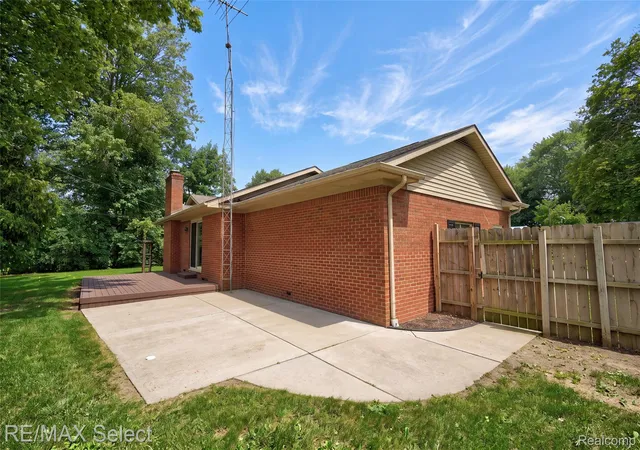 Photo 3 of Single family home for sale at 4293 Old Carriage Rd, Flint, MI 48507 | MLS# 20261072932 | Listing updated on 2026-09-14