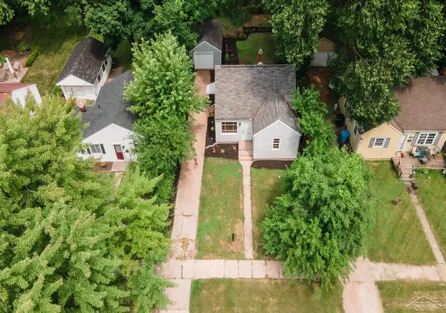 Photo 3 of Single family home for sale at 1602 W Mount Hope Ave, Lansing, MI 48910 | MLS# 61050221335 | Listing updated on 2026-09-10