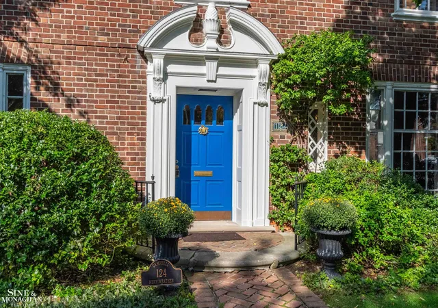 Photo 1 of Single family home for sale at 124 Merriweather Rd, Grosse Pointe Farms, MI 48236 | MLS# 58050221336 | Listing updated on 2026-09-13