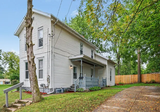 Photo 1 of Single family home for sale at 231 W Biddle St, Jackson, MI 49203 | MLS# 81026048062 | Listing updated on 2026-09-16