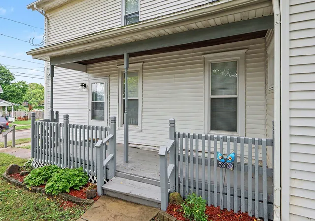 Photo 3 of Single family home for sale at 231 W Biddle St, Jackson, MI 49203 | MLS# 81026048062 | Listing updated on 2026-09-16