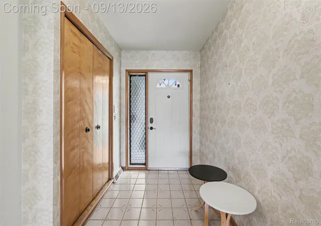 Photo 3 of Single family home for sale at 17491 Woodside St, Livonia, MI 48152 | MLS# 20261072940 | Listing updated on 2026-09-18