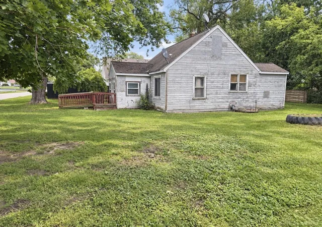 Photo 2 of Single family home for sale at 5685 Lakeview St, Newport, MI 48166 | MLS# 58050221342 | Listing updated on 2026-09-17