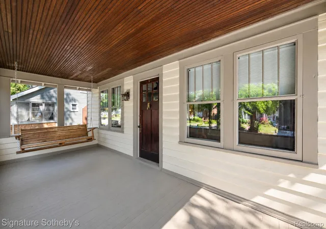 Photo 2 of Single family home for sale at 233 E Farnum Ave, Royal Oak, MI 48067 | MLS# 20261072946 | Listing updated on 2026-09-11