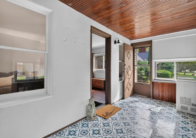 Photo 4 of Single family home for sale at 2022 Hampton Rd, Grosse Pointe Woods, MI 48236 | MLS# 81026048069 | Listing updated on 2026-09-11