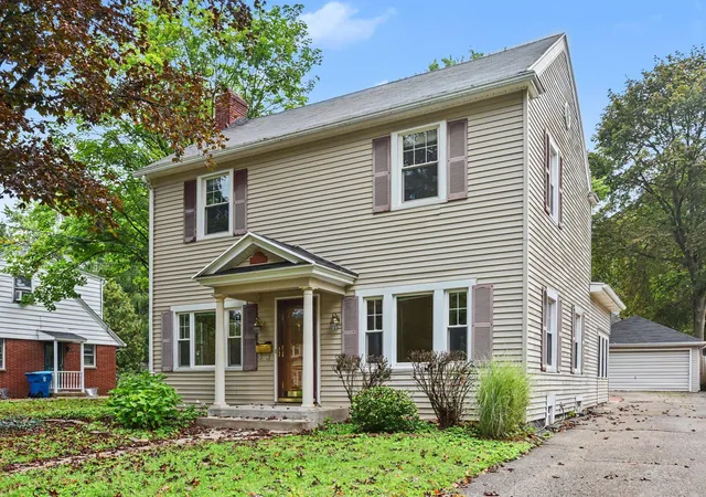 Photo 1 of Sale Pending at 2511 Glenwood Dr, Kalamazoo, MI 49008 | MLS# 66026048071 | Listing updated on 2026-10-05