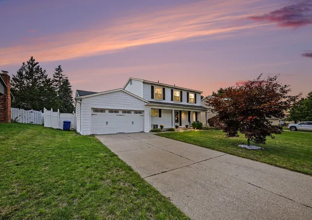 Photo 2 of Single family home for sale at 1176 Meadowood Dr, Waterford, MI 48327 | MLS# 81026048068 | Listing updated on 2026-09-11