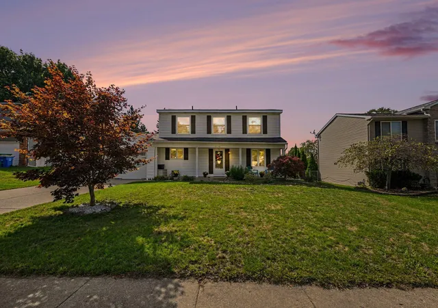 Photo 3 of Single family home for sale at 1176 Meadowood Dr, Waterford, MI 48327 | MLS# 81026048068 | Listing updated on 2026-09-11
