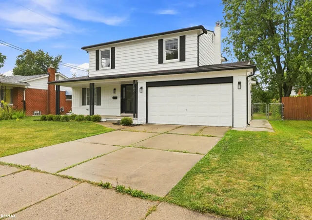 Photo 1 of Single family home for sale at 2103 Atlas Dr, Troy, MI 48083 | MLS# 58050221346 | Listing updated on 2026-09-10