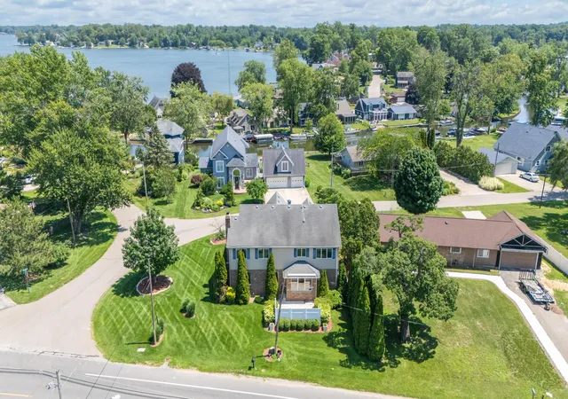 Single family home for sale at 5036 Shoreview Dr, Coloma, MI 49038 | MLS# 69026048077