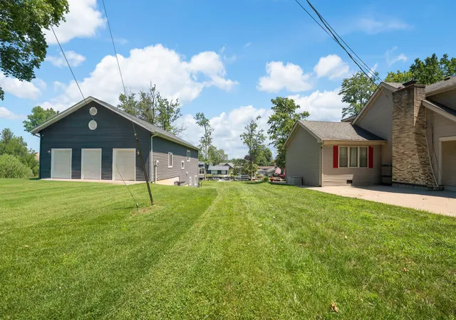 Photo 54 of Single family home for sale at 5036 Shoreview Dr, Coloma, MI 49038 | MLS# 69026048077 | Listing updated on 2026-09-10