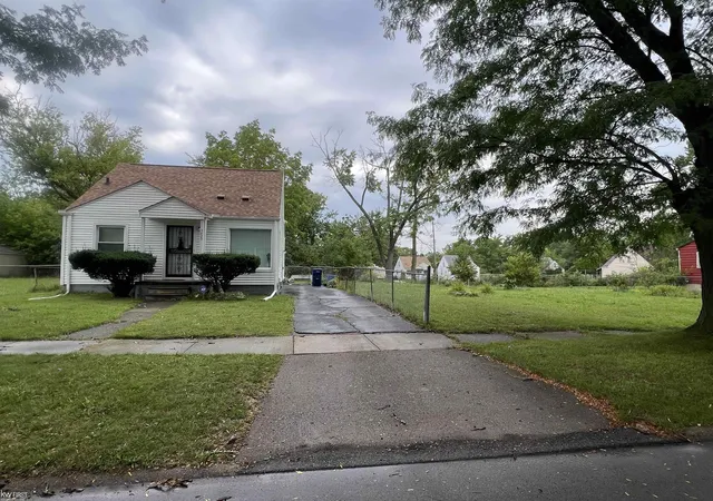 Photo 2 of Single family home for sale at 3425 Sterling St, Flint, MI 48504 | MLS# 5050221349 | Listing updated on 2026-09-10