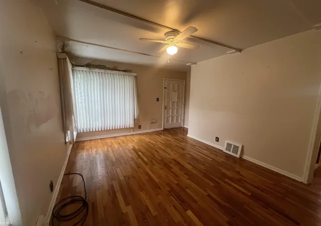 Photo 3 of Single family home for sale at 3425 Sterling St, Flint, MI 48504 | MLS# 5050221349 | Listing updated on 2026-09-10