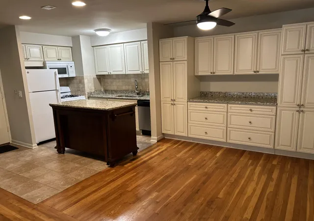 Photo 3 of Condo for sale at 1261 Island Dr #204, Ann Arbor, MI 48105 | MLS# 81026048084 | Listing updated on 2026-09-10