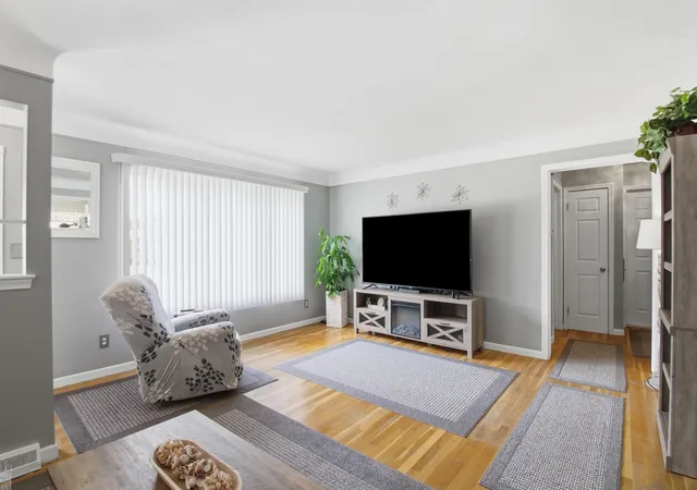 Photo 3 of Single family home for sale at 28527 Adler Dr, Warren, MI 48088 | MLS# 58050221350 | Listing updated on 2026-09-10