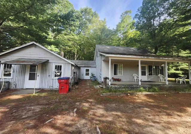 Photo 3 of Single family home for sale at 5124 Carpenter Rd, Tawas City, MI 48763 | MLS# 77080073383 | Listing updated on 2026-09-13