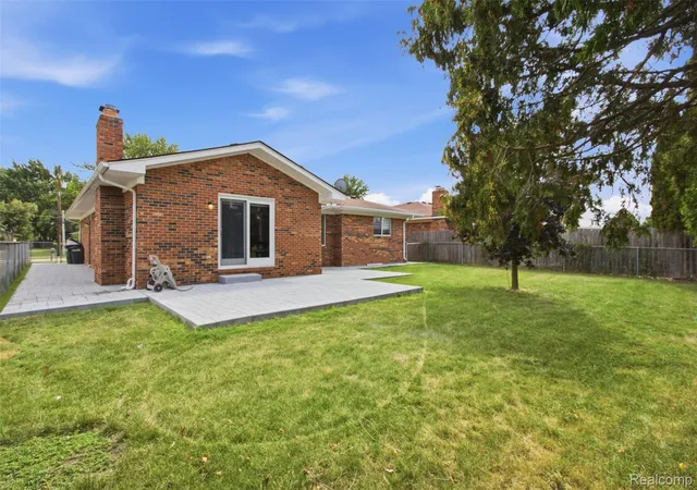 Photo 3 of Single family home for sale at 3465 Fox Hl Dr, Sterling Heights, MI 48310 | MLS# 20261072964 | Listing updated on 2026-09-11