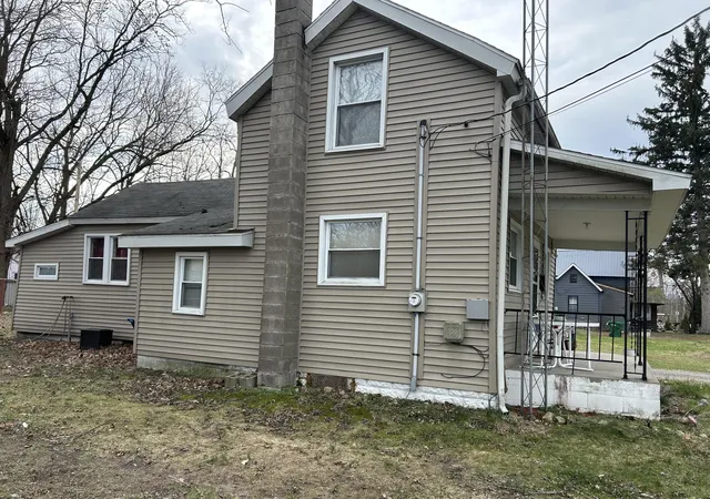 Photo 1 of Single family home for sale at 403 Walnut St, Dowagiac, MI 49047 | MLS# 69026048095 | Listing updated on 2026-09-10