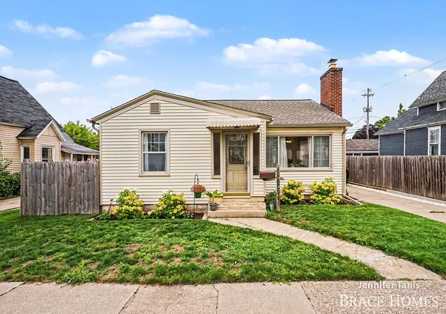 Photo 1 of Single family home for sale at 147 E 16th Street, Holland, MI 49423 | MLS# 65026048102 | Listing updated on 2026-09-10
