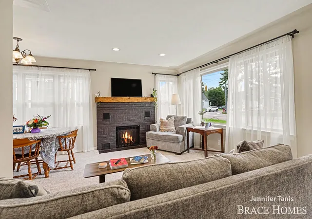 Photo 3 of Single family home for sale at 147 E 16th Street, Holland, MI 49423 | MLS# 65026048102 | Listing updated on 2026-09-10