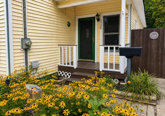 Photo 3 of Single family home for sale at 1926 Oakland Dr, Kalamazoo, MI 49008 | MLS# 66026048107 | Listing updated on 2026-09-14