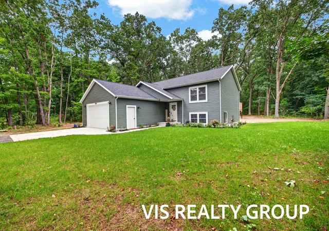 Photo 3 of Single family home for sale at 3506 Hall Rd, Muskegon, MI 49442 | MLS# 71026048105 | Listing updated on 2026-09-16
