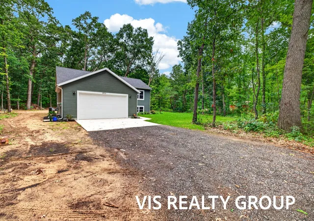 Photo 3 of Single family home for sale at 3506 Hall Rd, Muskegon, MI 49442 | MLS# 71026048105 | Listing updated on 2026-09-16
