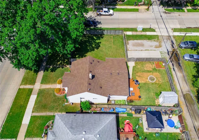 Photo 3 of Single family home for sale at 826 Goddard St, Wyandotte, MI 48192 | MLS# 20261072971 | Listing updated on 2026-09-11