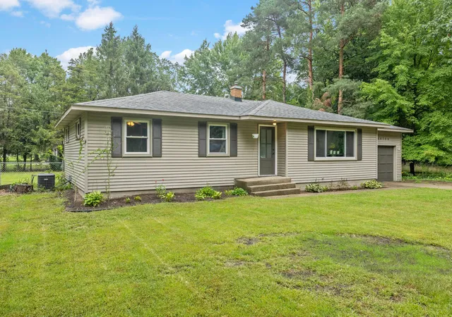 Photo 2 of Single family home for sale at 14725 James St, Holland, MI 49424 | MLS# 65026048112 | Listing updated on 2026-09-18