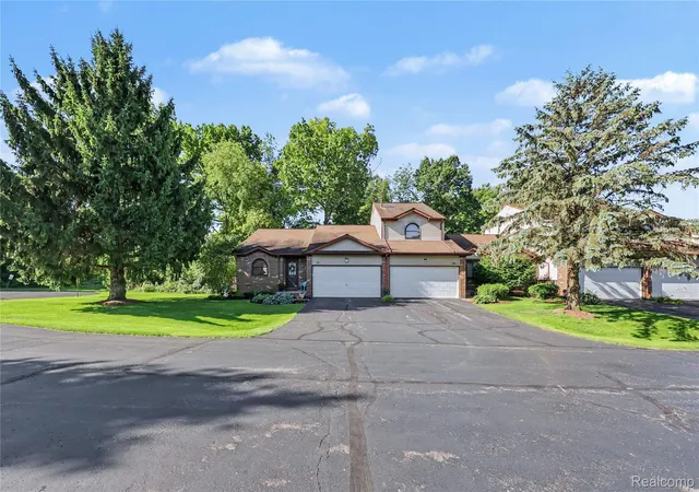 Photo 3 of Condo for sale at 9031 E Lake Rd #43, Clarkston, MI 48348 | MLS# 20261072974 | Listing updated on 2026-09-14