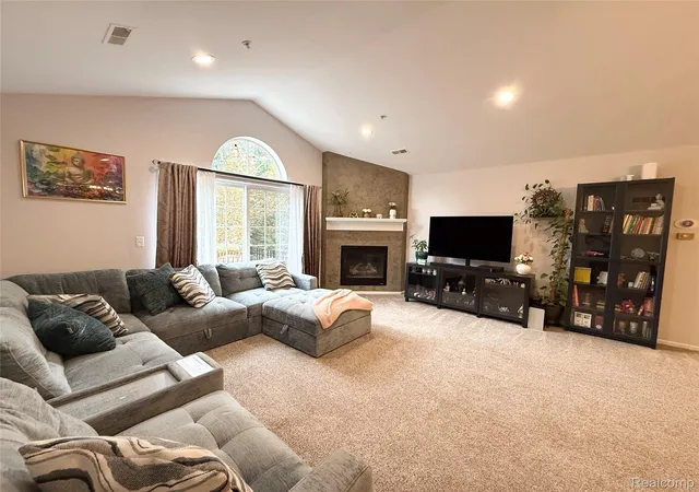 Listing Photo 4 - Condo for sale in building located at 23202 Alexa Dr, Commerce Charter Township Oakland, MI 48390