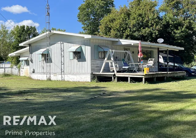 Photo 3 of Single family home for sale at 3606 Angus St, Standish, MI 48658 | MLS# 5050221360 | Listing updated on 2026-09-30