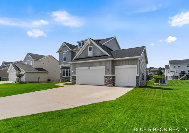 Photo 3 of Single family home for sale at 6683 Maria Dr, Hudsonville, MI 49426 | MLS# 65026048118 | Listing updated on 2026-09-12