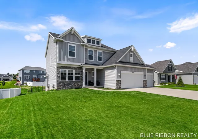 Photo 3 of Single family home for sale at 6683 Maria Dr, Hudsonville, MI 49426 | MLS# 65026048118 | Listing updated on 2026-09-12