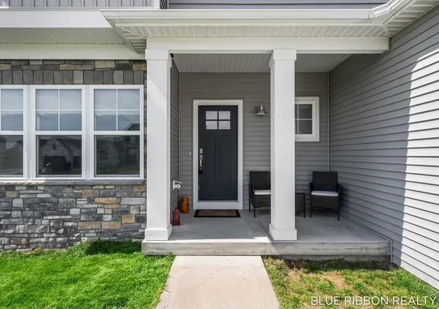 Photo 4 of Single family home for sale at 6683 Maria Dr, Hudsonville, MI 49426 | MLS# 65026048118 | Listing updated on 2026-09-12