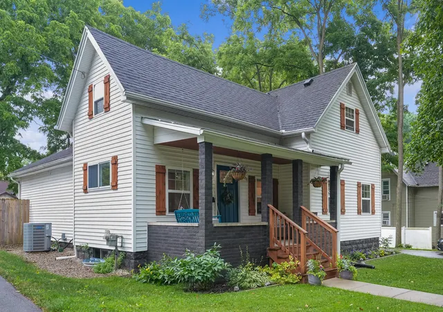 Single family home for sale at 414 High St, Marshall, MI 49068 | MLS# 65026048121