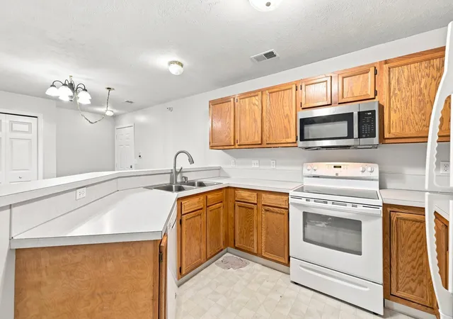 Photo 4 of Condo for sale at 8675 S Jasonville Ct SE, Caledonia, MI 49316 | MLS# 65026048131 | Listing updated on 2026-09-18