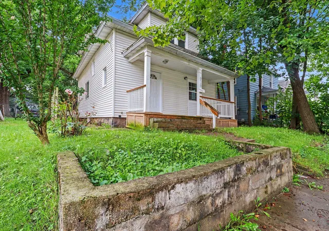 Photo 2 of Single family home for sale at 918 Dorchester Ave SW, Grand Rapids, MI 49503 | MLS# 65026048133 | Listing updated on 2026-09-23