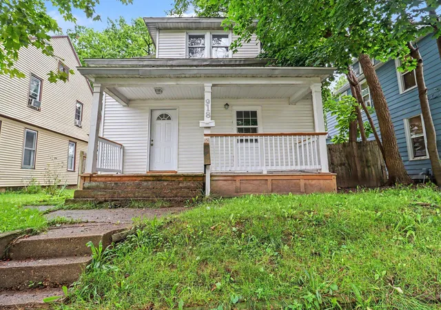 Photo 3 of Single family home for sale at 918 Dorchester Ave SW, Grand Rapids, MI 49503 | MLS# 65026048133 | Listing updated on 2026-09-23